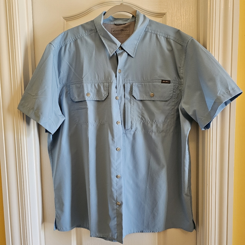 Eddie Bauer Men’s Light Blue Short Sleeve Button-Down Shirt